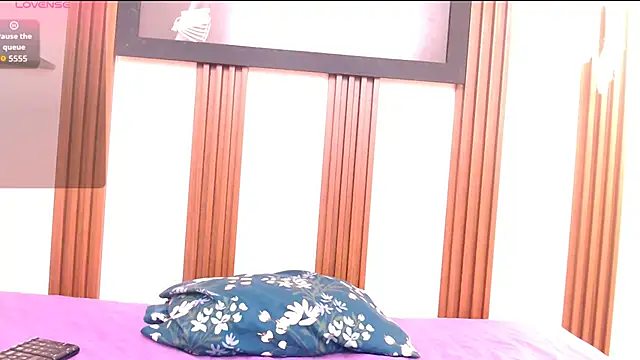 kimberly18cute online show from November 22, 2025, 1:15 am