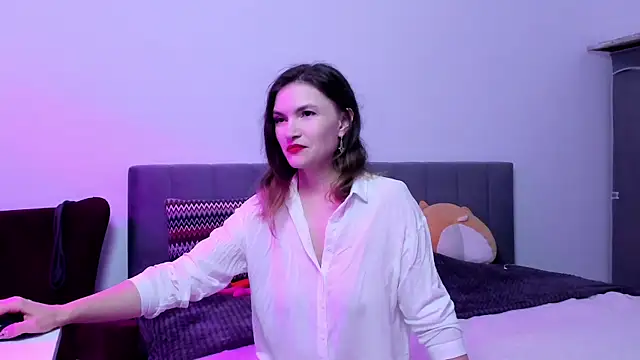 Katherine Twilight online show from October 24, 2025, 3:30 pm