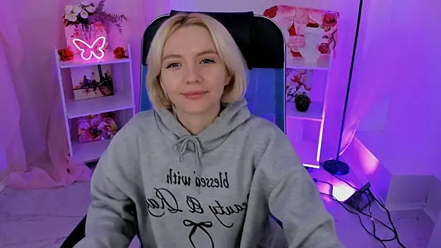 Snapshot of AuroraWrenfield chatting on November 5, 2025, 4:23 am AuroraWrenfield online show from November 5, 2025, 4:23 am