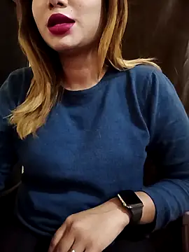 alexa cam44 online show from November 14, 2025, 8:18 pm