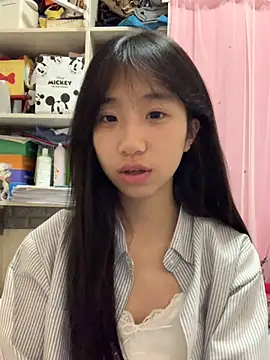 xiaotao-999 online show from November 13, 2025, 4:17 pm