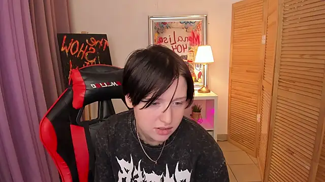 ayakskalermonss online show from September 18, 2025, 1:57 pm