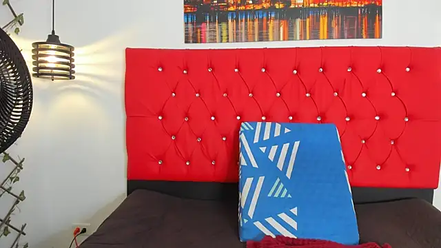 Snapshot of carolinacrus01 chatting on October 22, 2025, 3:34 pm carolinacrus01 online show from October 22, 2025, 3:34 pm