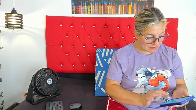 Snapshot of carolinacrus01 chatting on October 26, 2025, 2:56 pm carolinacrus01 online show from October 26, 2025, 2:56 pm