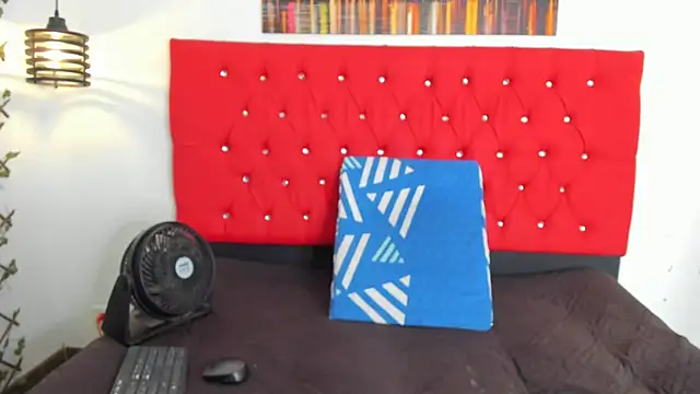 Snapshot of carolinacrus01 chatting on October 27, 2025, 4:22 pm carolinacrus01 online show from October 27, 2025, 4:22 pm