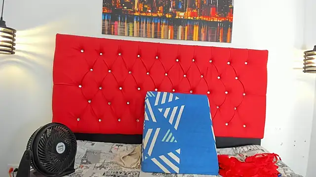 Snapshot of carolinacrus01 chatting on November 4, 2025, 3:44 pm carolinacrus01 online show from November 4, 2025, 3:44 pm