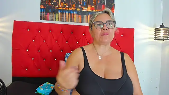 Snapshot of carolinacrus01 chatting on November 8, 2025, 7:12 pm carolinacrus01 online show from November 8, 2025, 7:12 pm