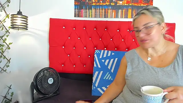 Snapshot of carolinacrus01 chatting on November 10, 2025, 3:22 pm carolinacrus01 online show from November 10, 2025, 3:22 pm