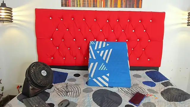 Snapshot of carolinacrus01 chatting on November 19, 2025, 1:22 pm carolinacrus01 online show from November 19, 2025, 1:22 pm