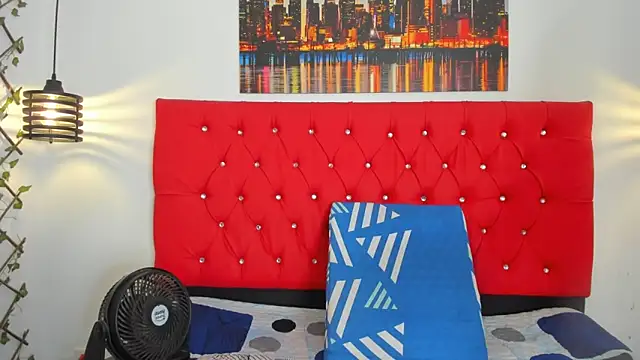 Snapshot of carolinacrus01 chatting on November 20, 2025, 2:28 pm carolinacrus01 online show from November 20, 2025, 2:28 pm