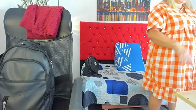 Snapshot of carolinacrus01 chatting on November 21, 2025, 2:27 pm carolinacrus01 online show from November 21, 2025, 2:27 pm