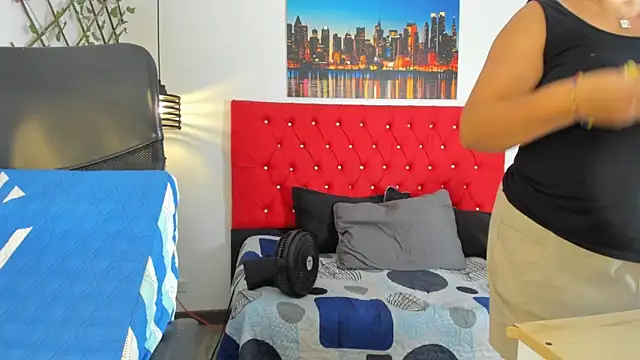 Snapshot of carolinacrus01 chatting on November 22, 2025, 4:39 pm carolinacrus01 online show from November 22, 2025, 4:39 pm