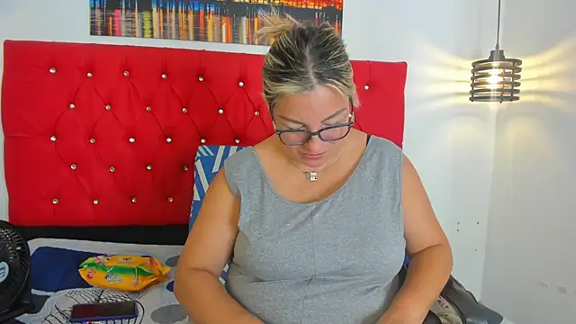 Snapshot of carolinacrus01 chatting on November 25, 2025, 3:34 pm carolinacrus01 online show from November 25, 2025, 3:34 pm