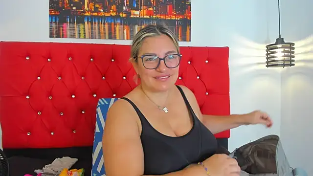 Snapshot of carolinacrus01 chatting on December 2, 2025, 4:13 pm carolinacrus01 online show from December 2, 2025, 4:13 pm