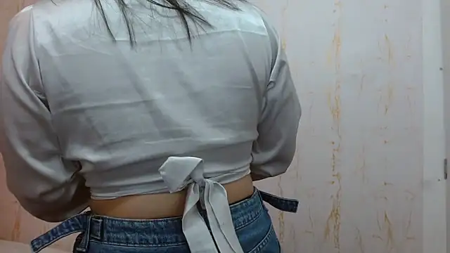 MiaKimky online show from September 11, 2025, 5:02 pm