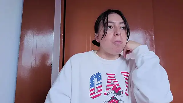 MiaKimky online show from October 27, 2025, 4:33 pm