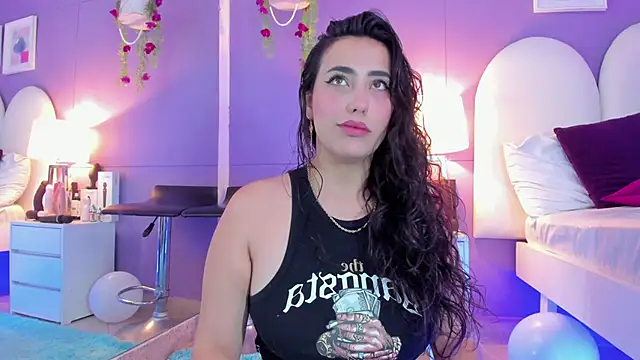 Snapshot of my_aleja_ chatting on October 4, 2025, 1:09 pm my aleja online show from October 4, 2025, 1:09 pm