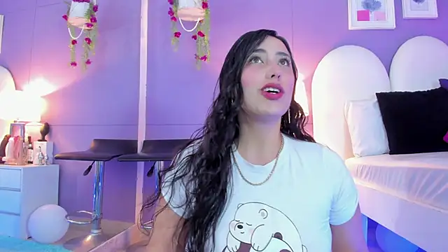 Snapshot of my_aleja_ chatting on October 6, 2025, 12:35 pm my aleja online show from October 6, 2025, 12:35 pm