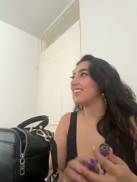 Snapshot of my_aleja_ chatting on October 7, 2025, 6:49 pm my aleja online show from October 7, 2025, 6:49 pm