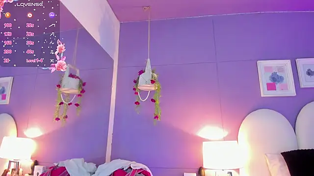 Snapshot of my_aleja_ chatting on October 13, 2025, 1:22 pm my aleja online show from October 13, 2025, 1:22 pm