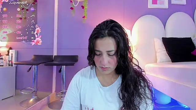 Snapshot of my_aleja_ chatting on October 17, 2025, 1:35 pm my aleja online show from October 17, 2025, 1:35 pm