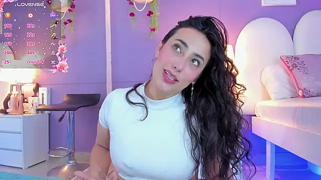 Snapshot of my_aleja_ chatting on October 21, 2025, 1:23 pm my aleja online show from October 21, 2025, 1:23 pm