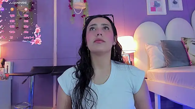 Snapshot of my_aleja_ chatting on November 1, 2025, 12:51 pm my aleja online show from November 1, 2025, 12:51 pm