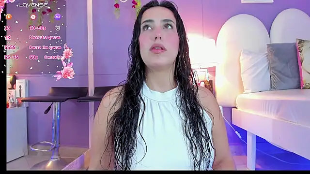 Snapshot of my_aleja_ chatting on November 4, 2025, 2:05 pm my aleja online show from November 4, 2025, 2:05 pm