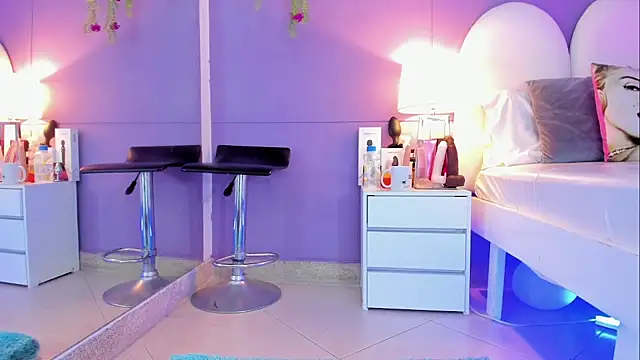 Snapshot of my_aleja_ chatting on November 11, 2025, 12:38 pm my aleja online show from November 11, 2025, 12:38 pm