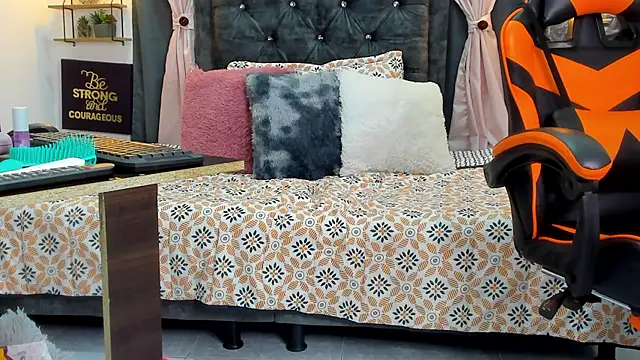 AustinCole01 online show from November 3, 2025, 3:30 am