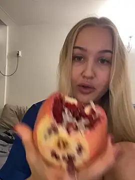 CandyVice online show from November 7, 2025, 4:29 pm