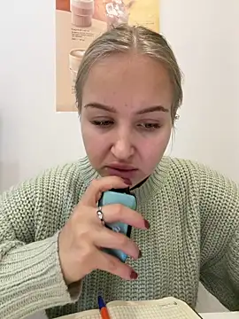 CandyVice online show from November 12, 2025, 5:24 pm