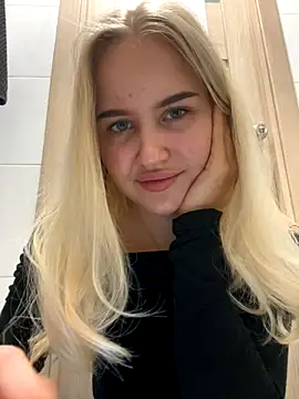 CandyVice online show from December 14, 2025, 5:07 pm