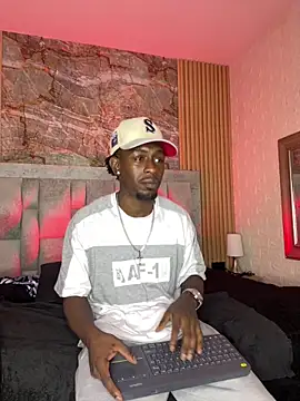 Snapshot of pipedark_ chatting on December 14, 2025, 4:40 am pipedark online show from December 14, 2025, 4:40 am