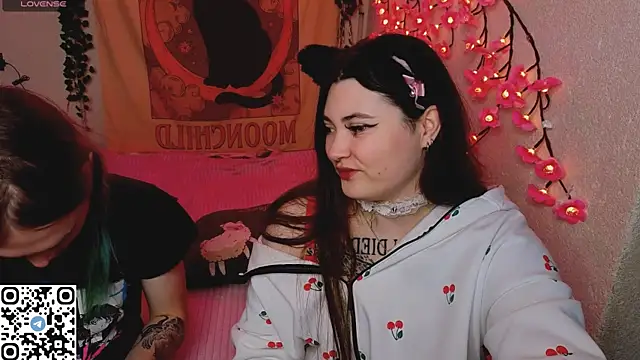 Snapshot of mirana_blade chatting on December 4, 2025, 7:50 am mirana blade online show from December 4, 2025, 7:50 am