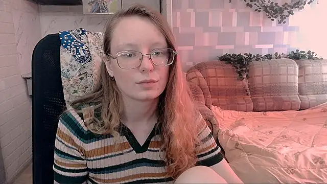 Snapshot of Rommia chatting on October 3, 2025, 7:49 am Rommia online show from October 3, 2025, 7:49 am