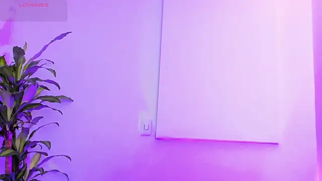 MacarenaSmith online show from December 15, 2025, 11:25 am