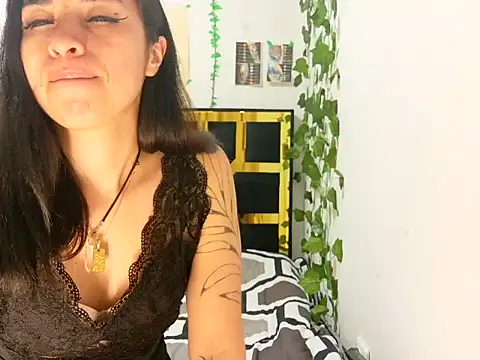 Snapshot of lucywhite13 chatting on September 15, 2025, 11:16 pm lucywhite13 online show from September 15, 2025, 11:16 pm