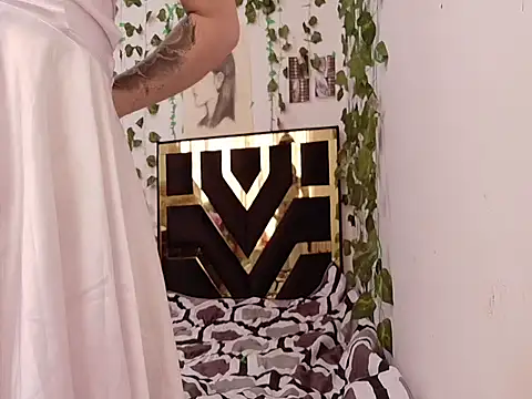 Snapshot of lucywhite13 chatting on September 17, 2025, 7:26 pm lucywhite13 online show from September 17, 2025, 7:26 pm