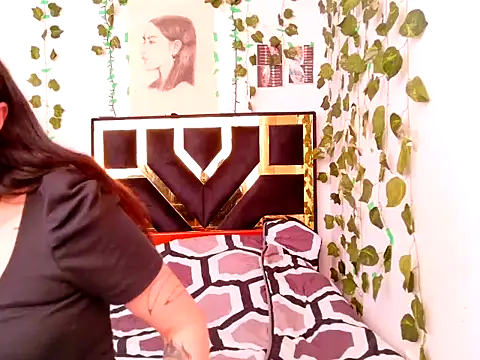 Snapshot of lucywhite13 chatting on October 23, 2025, 7:34 pm lucywhite13 online show from October 23, 2025, 7:34 pm