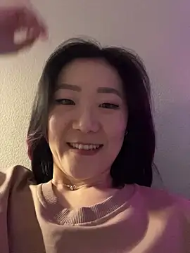 AikoYamada online show from December 1, 2025, 7:35 am