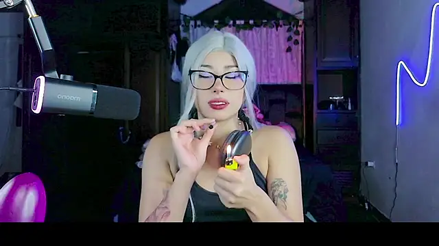 Shisuku Sophi online show from November 23, 2025, 3:17 am