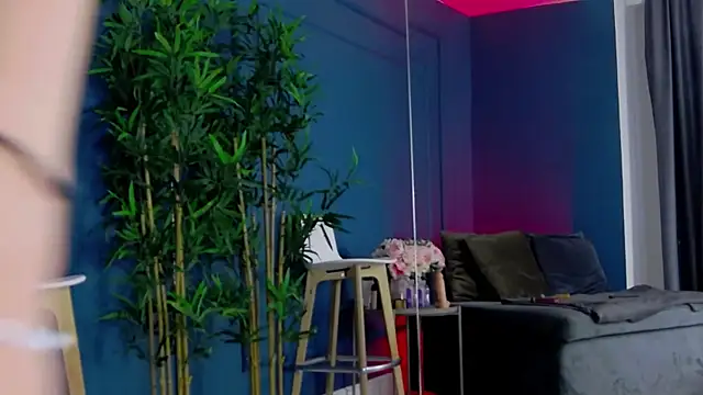 KimmDaviss online show from November 29, 2025, 6:38 am