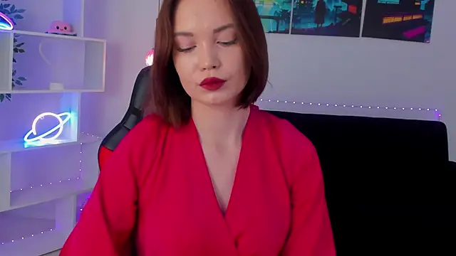 KiraHolli online show from December 1, 2025, 3:22 am