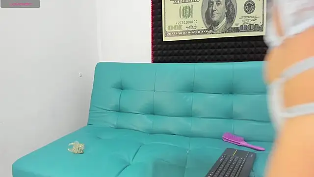 Snapshot of elizabeth_lamer chatting on November 16, 2025, 7:03 am elizabeth lamer online show from November 16, 2025, 7:03 am