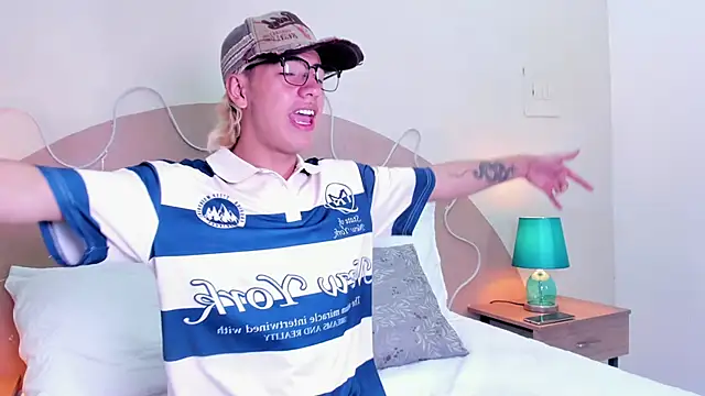 Enrrixxx  online show from November 16, 2025, 7:52 pm