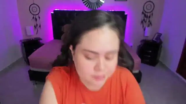 LolaVillalobos online show from December 2, 2025, 12:10 pm