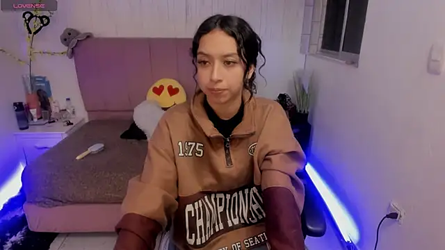 Snapshot of anna_moon11 chatting on September 17, 2025, 3:41 am anna moon11 online show from September 17, 2025, 3:41 am