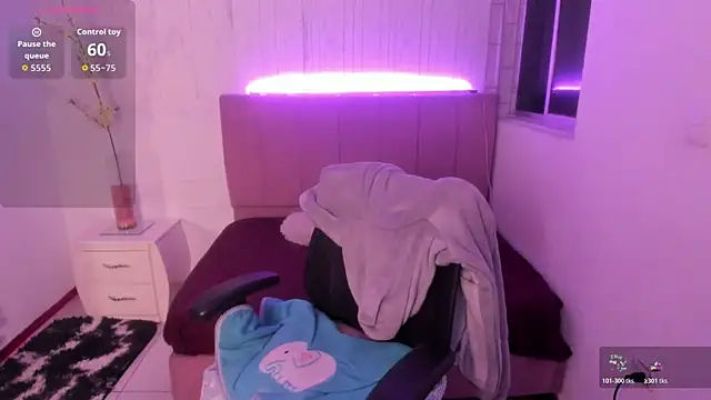 Snapshot of anna_moon11 chatting on December 5, 2025, 7:39 am anna moon11 online show from December 5, 2025, 7:39 am