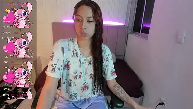 Snapshot of anna_moon11 chatting on December 14, 2025, 5:02 am anna moon11 online show from December 14, 2025, 5:02 am